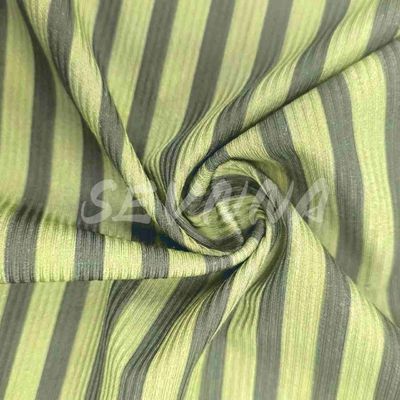 200 گرم پارچه پلی استر بازیافت شده نرم و تنفس پذیر مقاوم در برابر چروک 135 سانتی متر عرض