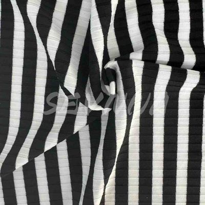 یوگا پایدار استفاده از پارچه سازگار با محیط زیست