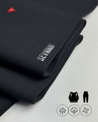 پارچه های لایکرای کشی: مواد سبک وزن و کشسان برای لباس های مد روز و راحت